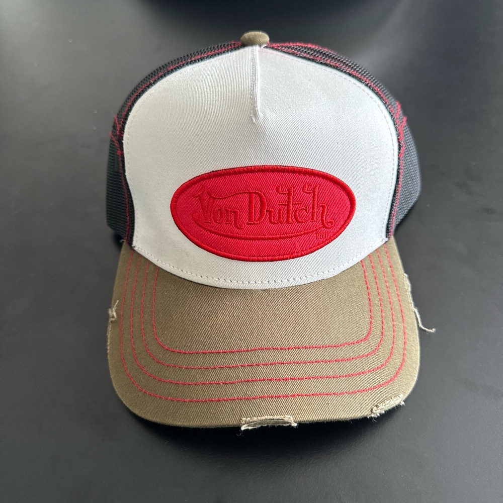 Von Dutch
Von Dutch SUM MAN White, Black and Green Trucker Hat